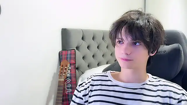 SasukeUhchiaa online show from December 5, 2024, 1:14 am