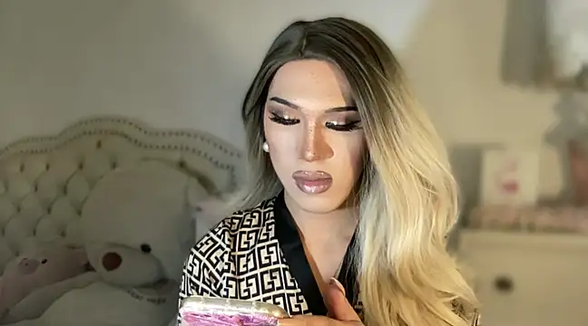 Ts glamxxxx online show from March 15, 2025, 5:08 am