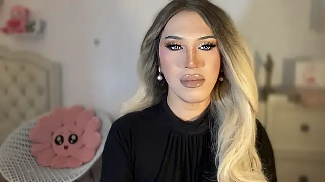 Ts glamxxxx online show from September 27, 2025, 12:26 am