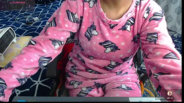 Snapshot of sexyrihana1 chatting on December 20, 2024, 8:06 am sexyrihana1 online show from December 20, 2024, 8:06 am