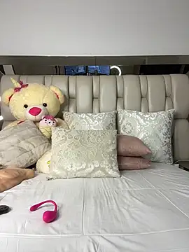 ALISSON FOXXX1 online show from February 12, 2025, 12:05 am