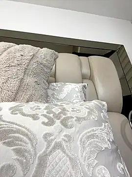 ALISSON FOXXX1 online show from November 21, 2025, 11:58 pm