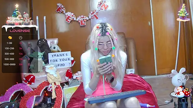 Skinygirl online show from December 19, 2024, 12:45 am