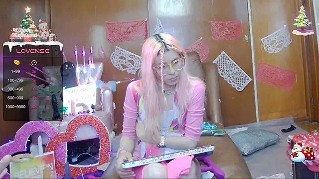 Skinygirl online show from February 10, 2025, 10:30 pm