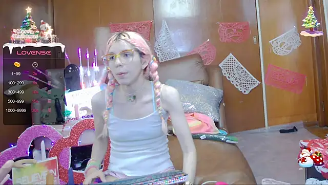 Skinygirl online show from February 12, 2025, 1:19 am