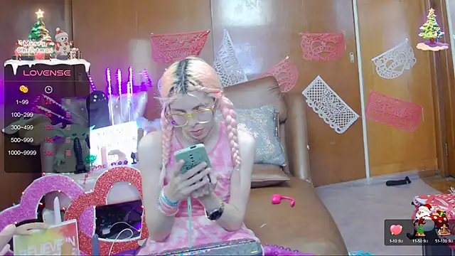 Skinygirl online show from February 14, 2025, 11:42 pm