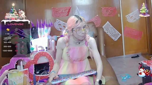 Skinygirl online show from February 18, 2025, 10:58 pm