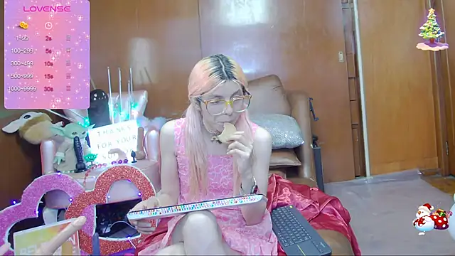 Skinygirl online show from March 7, 2025, 10:54 pm