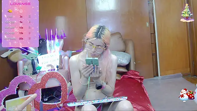 Skinygirl online show from March 8, 2025, 5:07 am