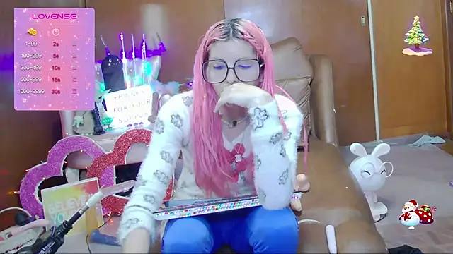 Skinygirl online show from September 13, 2025, 2:22 am