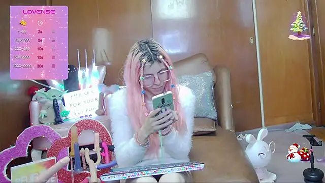 Skinygirl online show from October 21, 2025, 11:05 pm