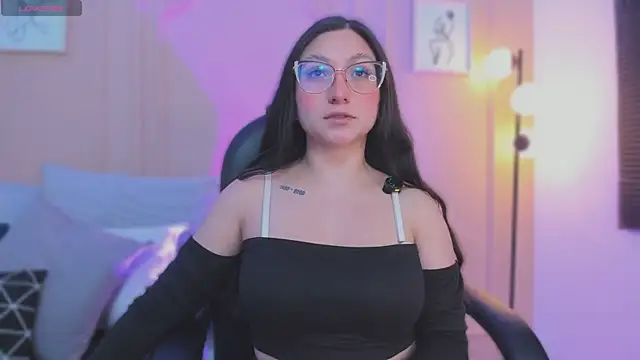 lucy neil online show from April 14, 2026, 2:39 am