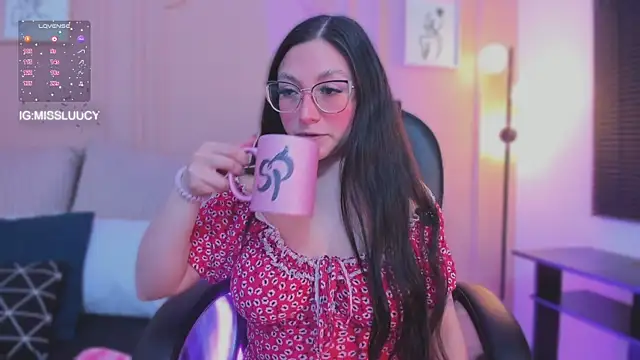 lucy neil online show from April 18, 2026, 2:37 am