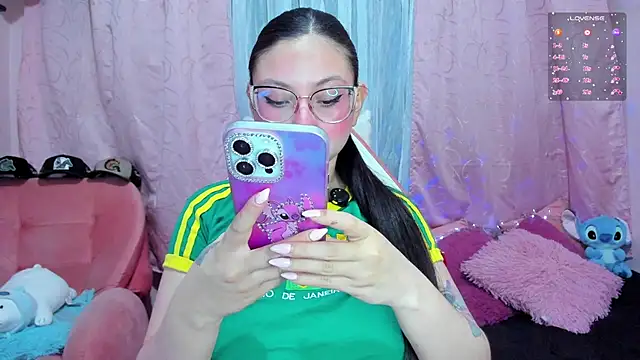 Snapshot of lucy_neil chatting on August 8, 2026, 9:55 am lucy neil online show from August 8, 2026, 9:55 am