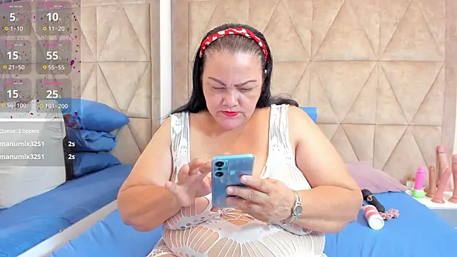 Snapshot of mommy_cute chatting on January 27, 2025, 2:20 am mommy cute online show from January 27, 2025, 2:20 am