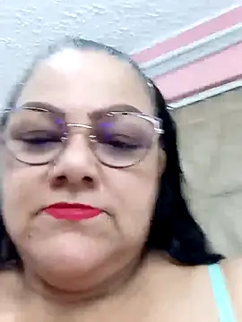 Snapshot of mommy_cute chatting on September 13, 2025, 3:17 am mommy cute online show from September 13, 2025, 3:17 am