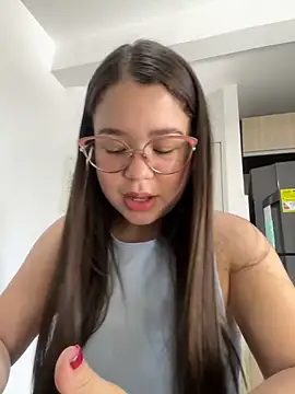 Lucyklein2022 online show from December 15, 2024, 6:15 pm