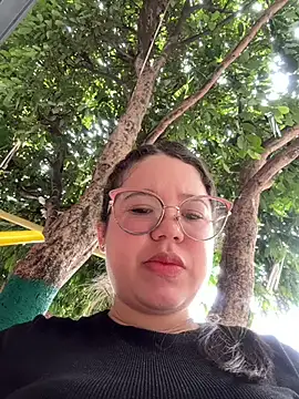 Lucyklein2022 online show from January 9, 2025, 3:44 pm