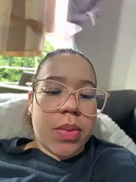 Lucyklein2022 online show from May 29, 2026, 3:54 pm