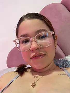 Lucyklein2022 online show from July 23, 2026, 1:31 pm