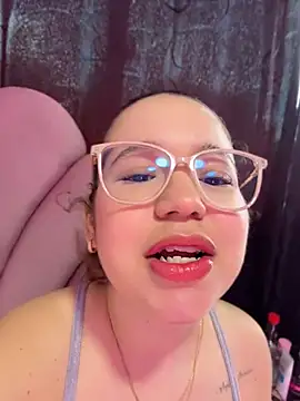 Lucyklein2022 online show from July 28, 2026, 3:21 pm