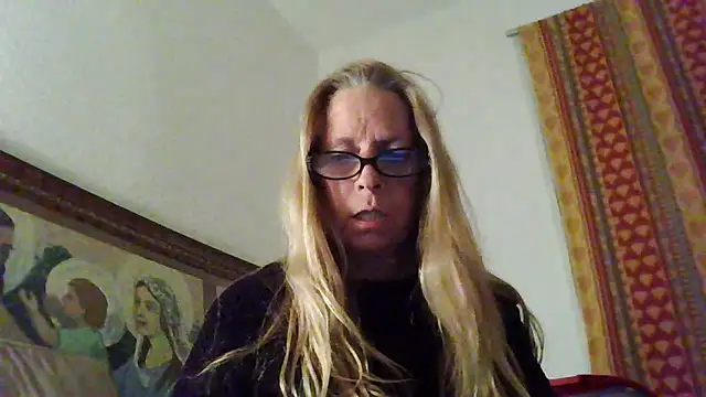 MISSLOTUS75 online show from December 14, 2024, 9:02 pm