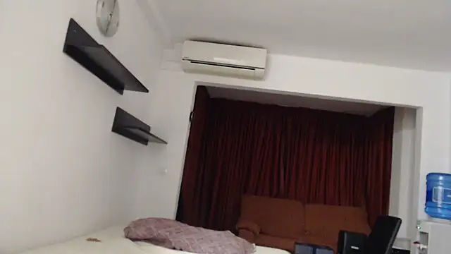 OnlySolovicio online show from September 12, 2025, 7:47 pm