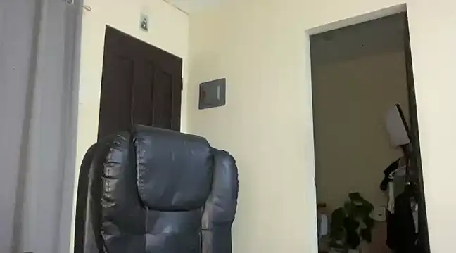 Snapshot of MeganTheRarest chatting on January 20, 2025, 2:57 pm MeganTheRarest online show from January 20, 2025, 2:57 pm