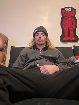 Snapshot of trippyski chatting on February 8, 2025, 9:03 am trippyski online show from February 8, 2025, 9:03 am