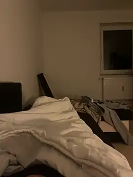 oroszlanw online show from January 7, 2025, 9:46 pm