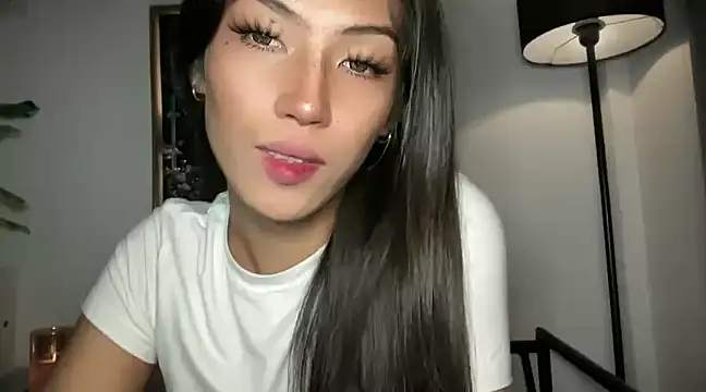 Bella Gordon online show from February 11, 2025, 8:10 pm