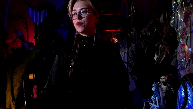 Snapshot of Scarlett_Wanner chatting on January 5, 2025, 7:49 pm Scarlett Wanner online show from January 5, 2025, 7:49 pm