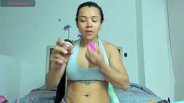 Bessie32 online show from February 5, 2025, 11:02 am