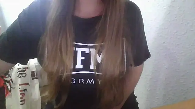 Snapshot of Sexymiss26 chatting on December 15, 2024, 4:15 pm Sexymiss26 online show from December 15, 2024, 4:15 pm