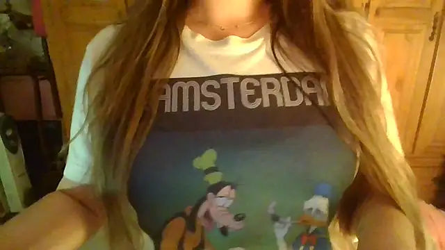 Snapshot of Sexymiss26 chatting on February 27, 2025, 8:20 pm Sexymiss26 online show from February 27, 2025, 8:20 pm