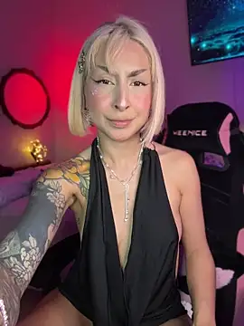 Cinamoonn online show from May 12, 2026, 8:50 pm