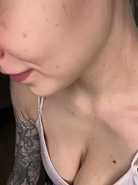  D Love  online show from December 26, 2024, 4:04 pm