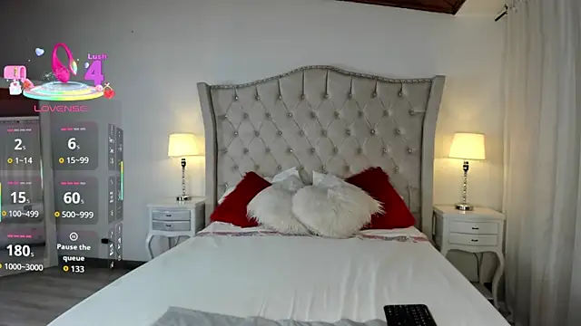 Naughtykitty4 online show from February 16, 2026, 11:34 pm