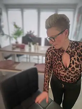 German Milf online show from February 12, 2025, 1:59 pm