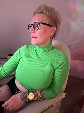 German Milf online show from February 2, 2026, 2:05 pm