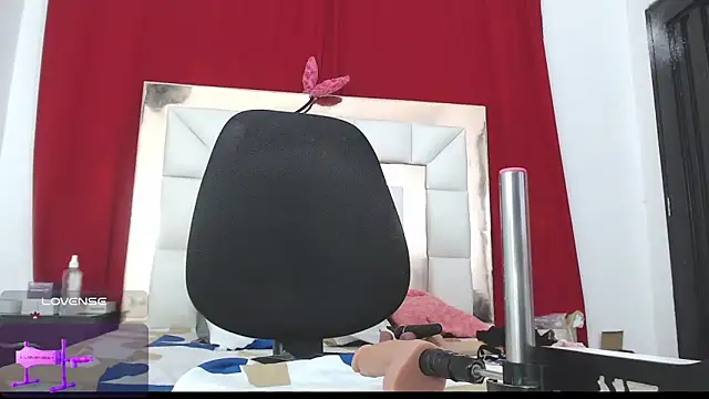 candyrojas online show from October 18, 2025, 7:31 am