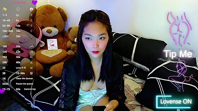 TR4NSCUTI3 online show from January 16, 2026, 9:08 pm