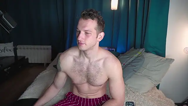 VIktorSecret online show from November 24, 2025, 5:18 am