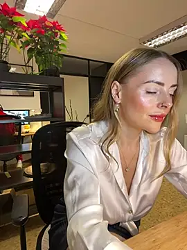 EmaSalis online show from December 8, 2024, 9:35 am