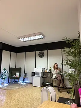 EmaSalis online show from December 18, 2024, 2:49 pm