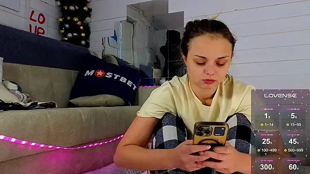 Snapshot of Misss_Vikk chatting on December 12, 2024, 10:24 am Misss Vikk online show from December 12, 2024, 10:24 am