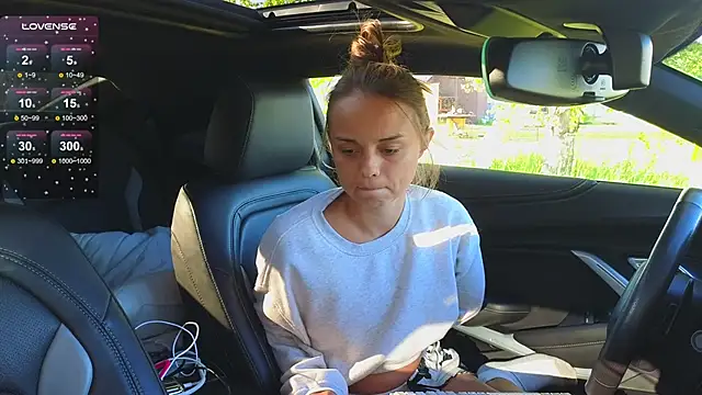Misss Vikk online show from May 29, 2026, 3:21 pm