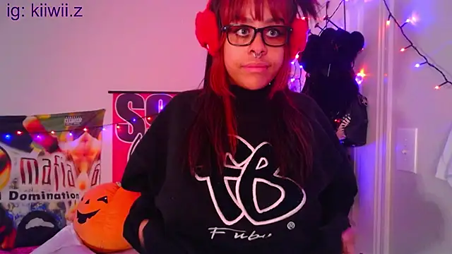 Snapshot of N1NT3NDH03 chatting on February 20, 2025, 5:33 am N1NT3NDH03 online show from February 20, 2025, 5:33 am