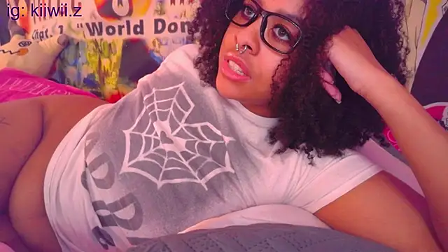 Snapshot of N1NT3NDH03 chatting on February 25, 2025, 5:08 am N1NT3NDH03 online show from February 25, 2025, 5:08 am