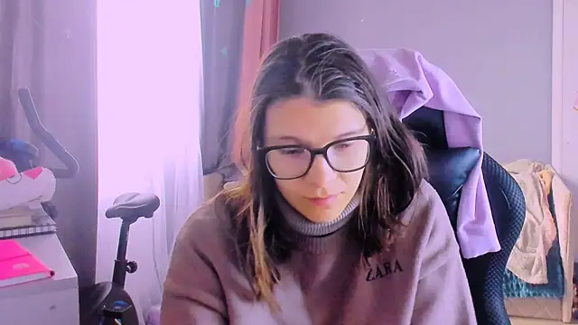 Snapshot of MollyLollipop chatting on May 21, 2026, 7:15 am MollyLollipop online show from May 21, 2026, 7:15 am